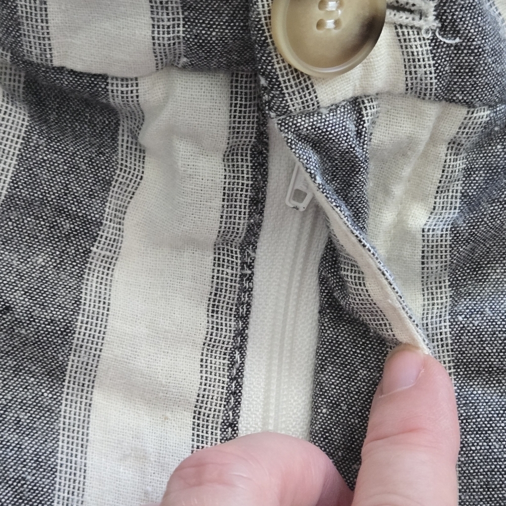 Heartloom Striped Gray and White Women's Medium Shorts - Picture 5 of 13